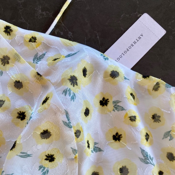 ✨Hutch (Anthropology)✨ Sweet & Chic Lightest Flower Romper - Picture 10 of 12